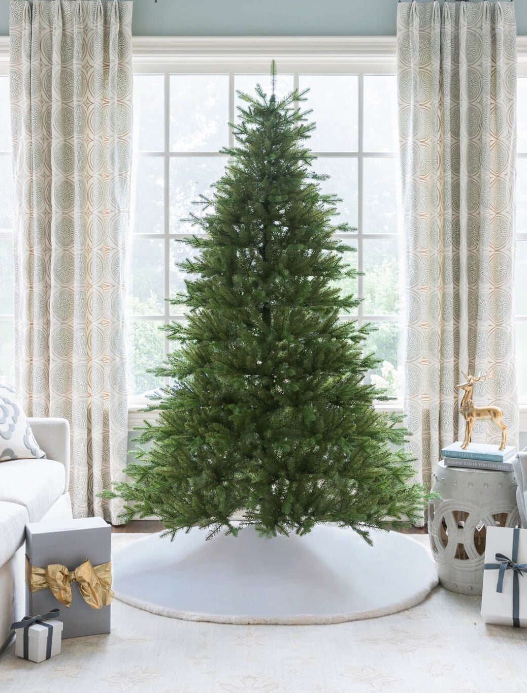 Sobriété, élégance et authenticité : un sapin qui sublime votre Noël.