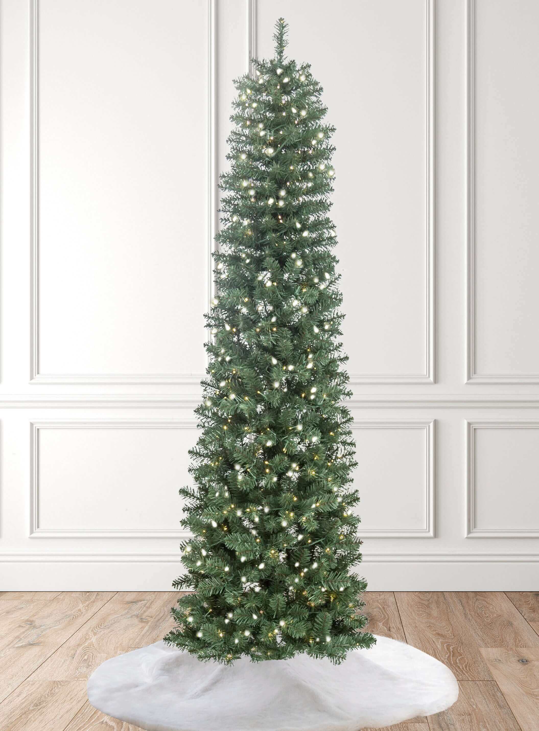 Sapin de Noël Artificiel Hancock Spruce® Slim – 180 cm, avec 300 Lumières LED Blanc Chaud